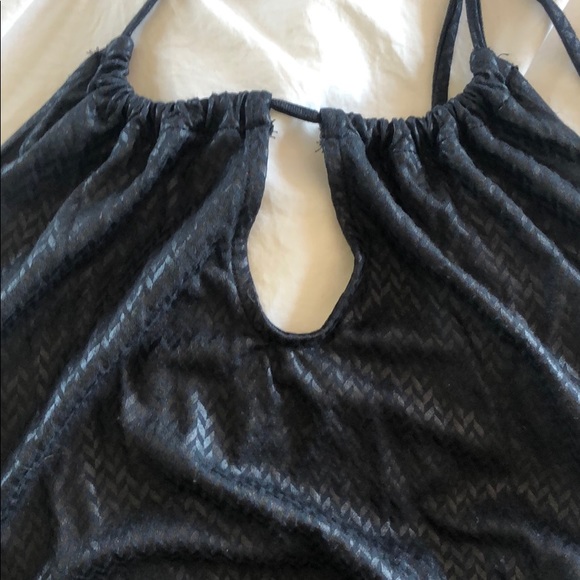 Low back halter with adjustable neck - Picture 4 of 4